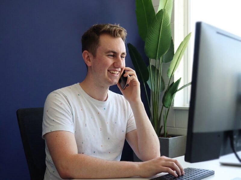 Lars arranging a domain transfer for a customer by phone